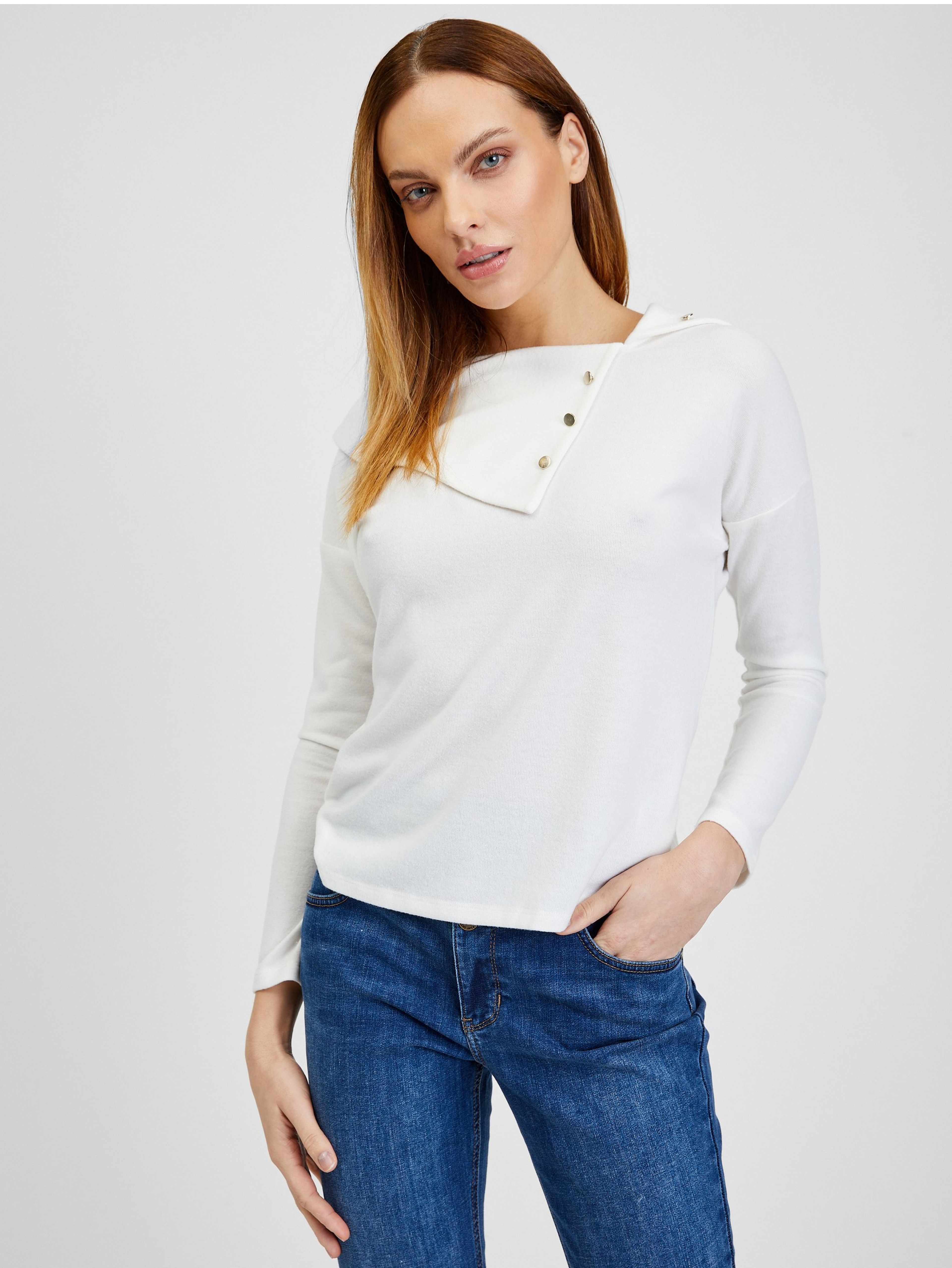 Biały damski T-shirt z ozdobnymi detalami ORSAY