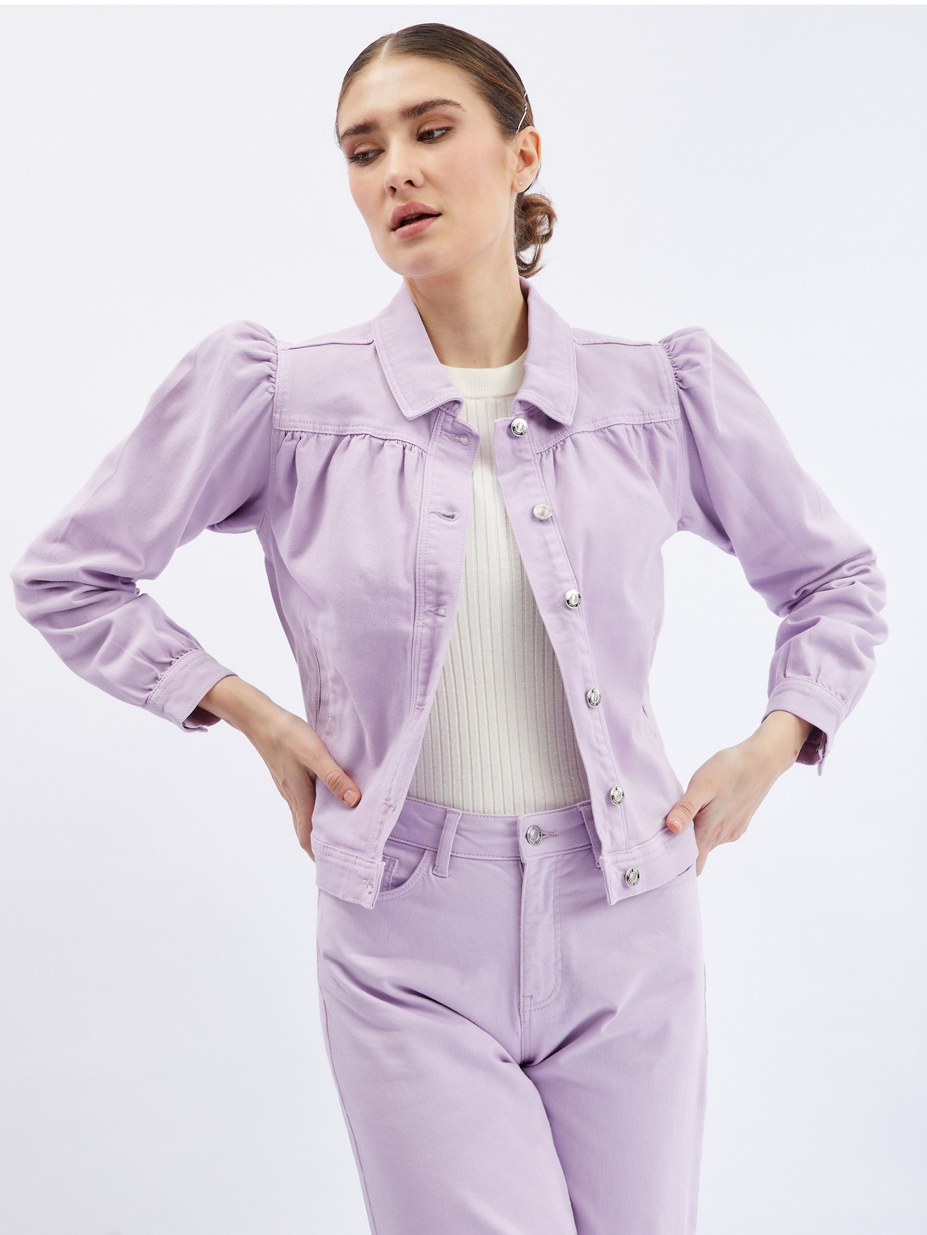 Hellviolette Damen-Jeansjacke mit Rüschenärmeln ORSAY
