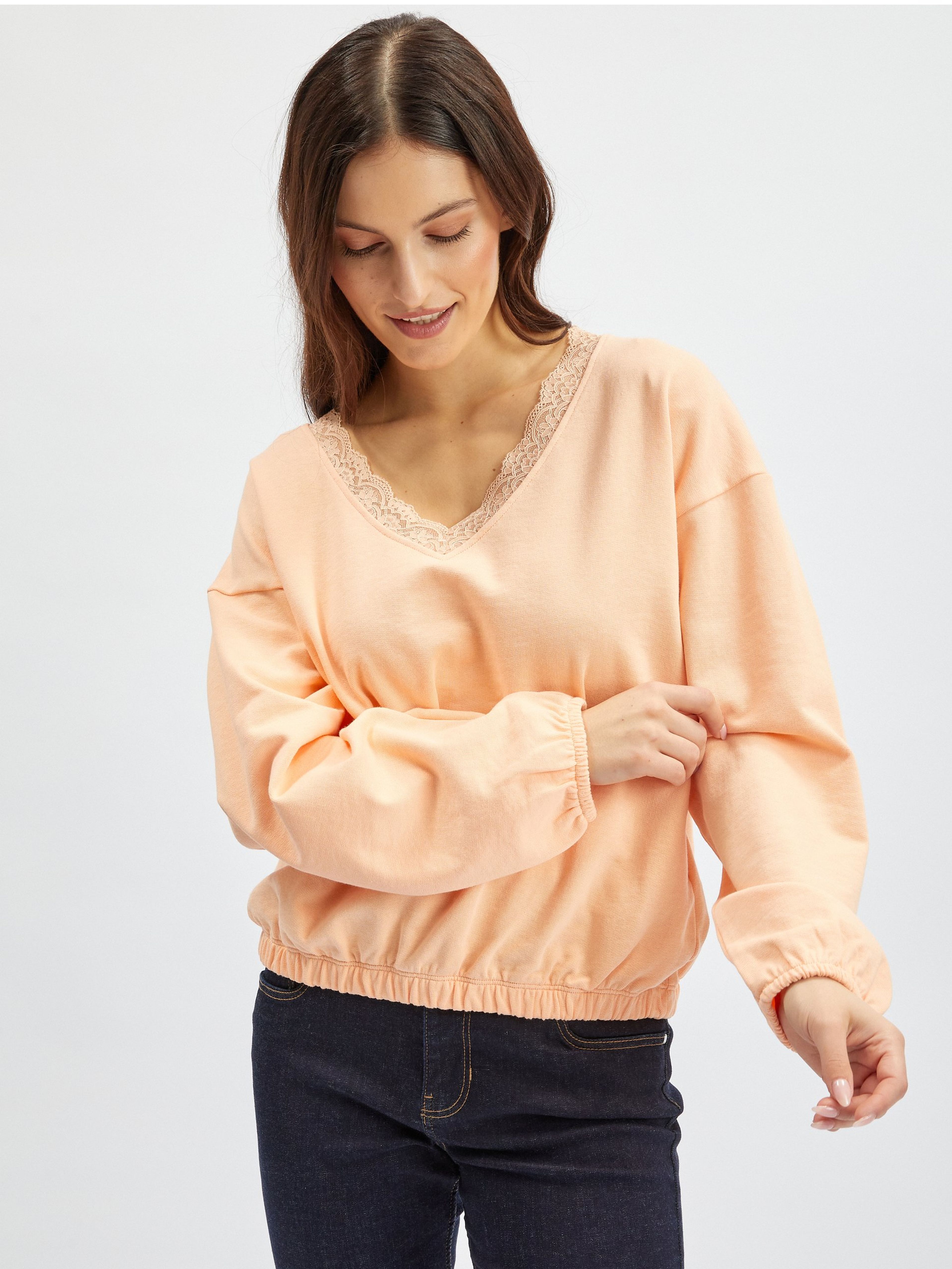 Apricotfarbenes Damen-Sweatshirt mit Spitze ORSAY