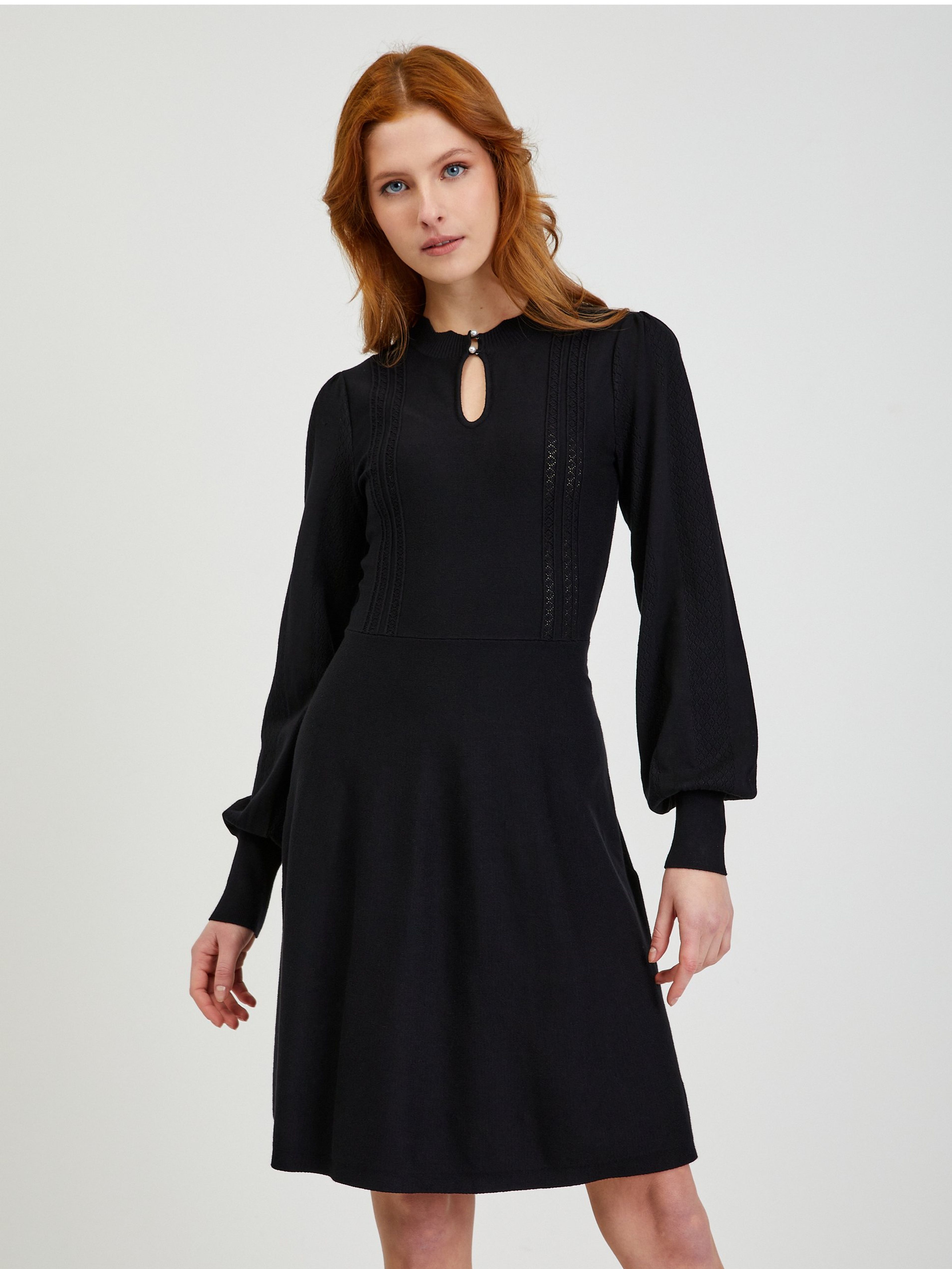 Czarna damska sukienka swetrowa ORSAY