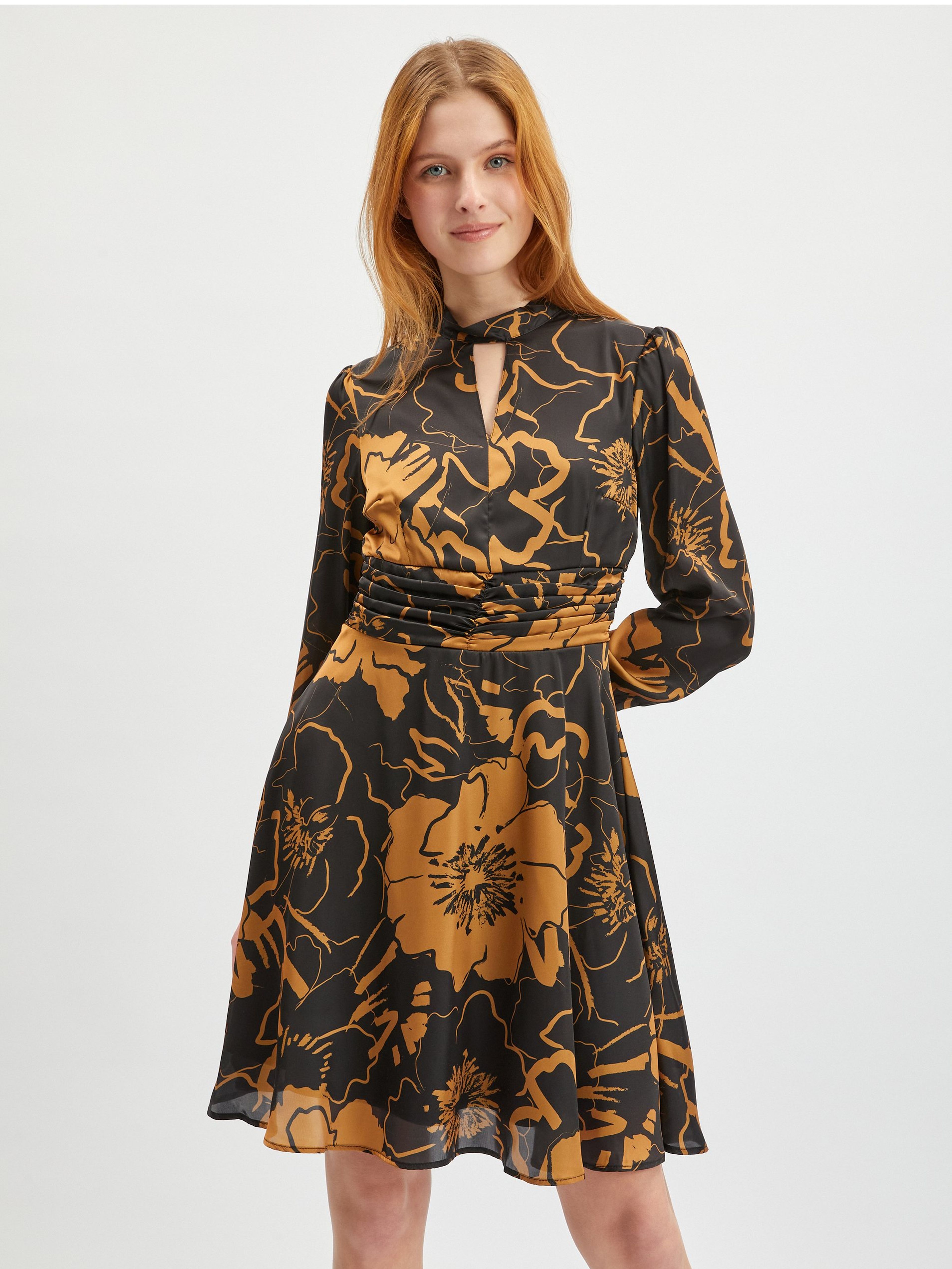 Hnědo-černé dámské květované saténové šaty ORSAY