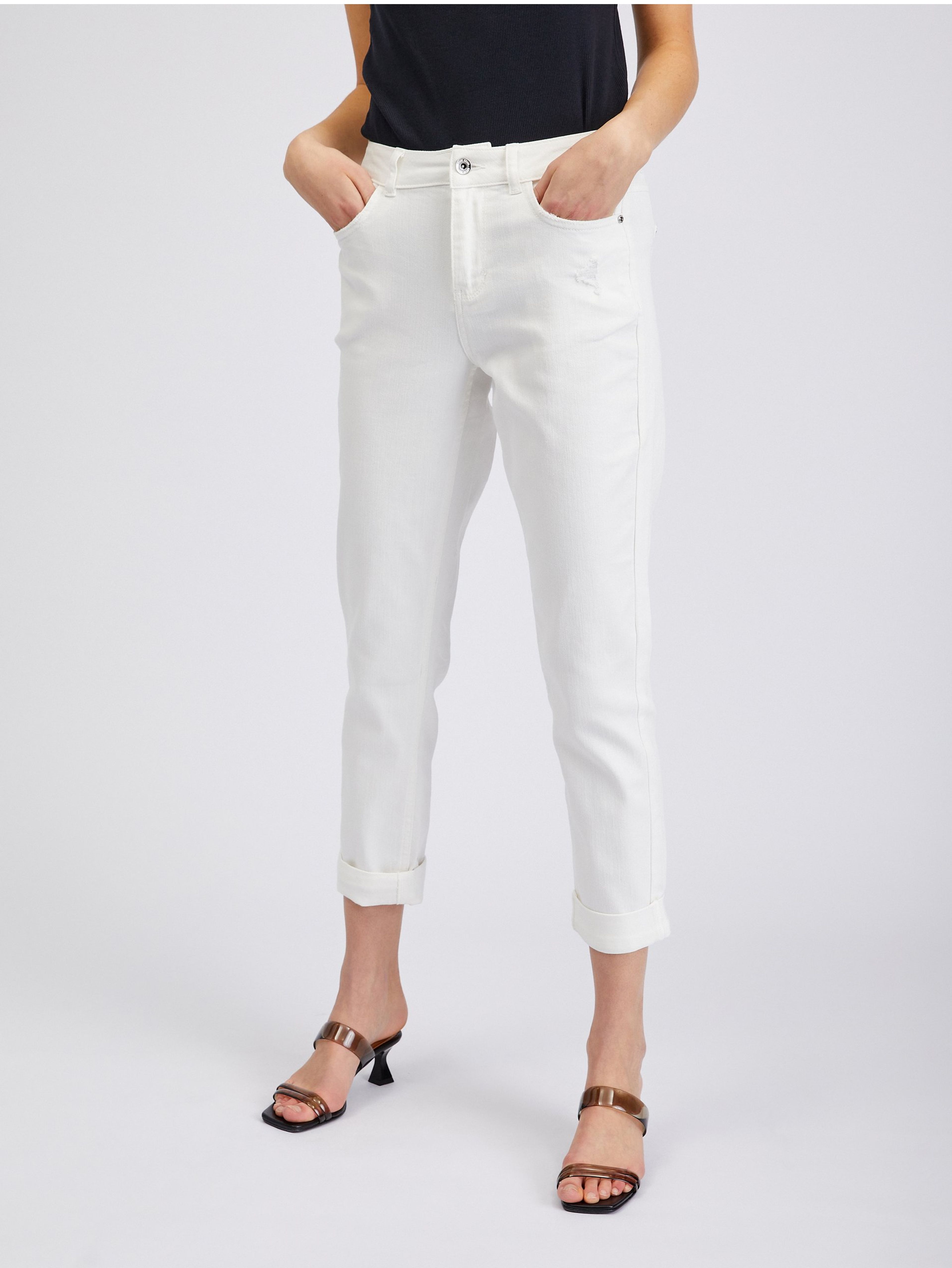 Biele dámske džínsy s výstrihom ORSAY