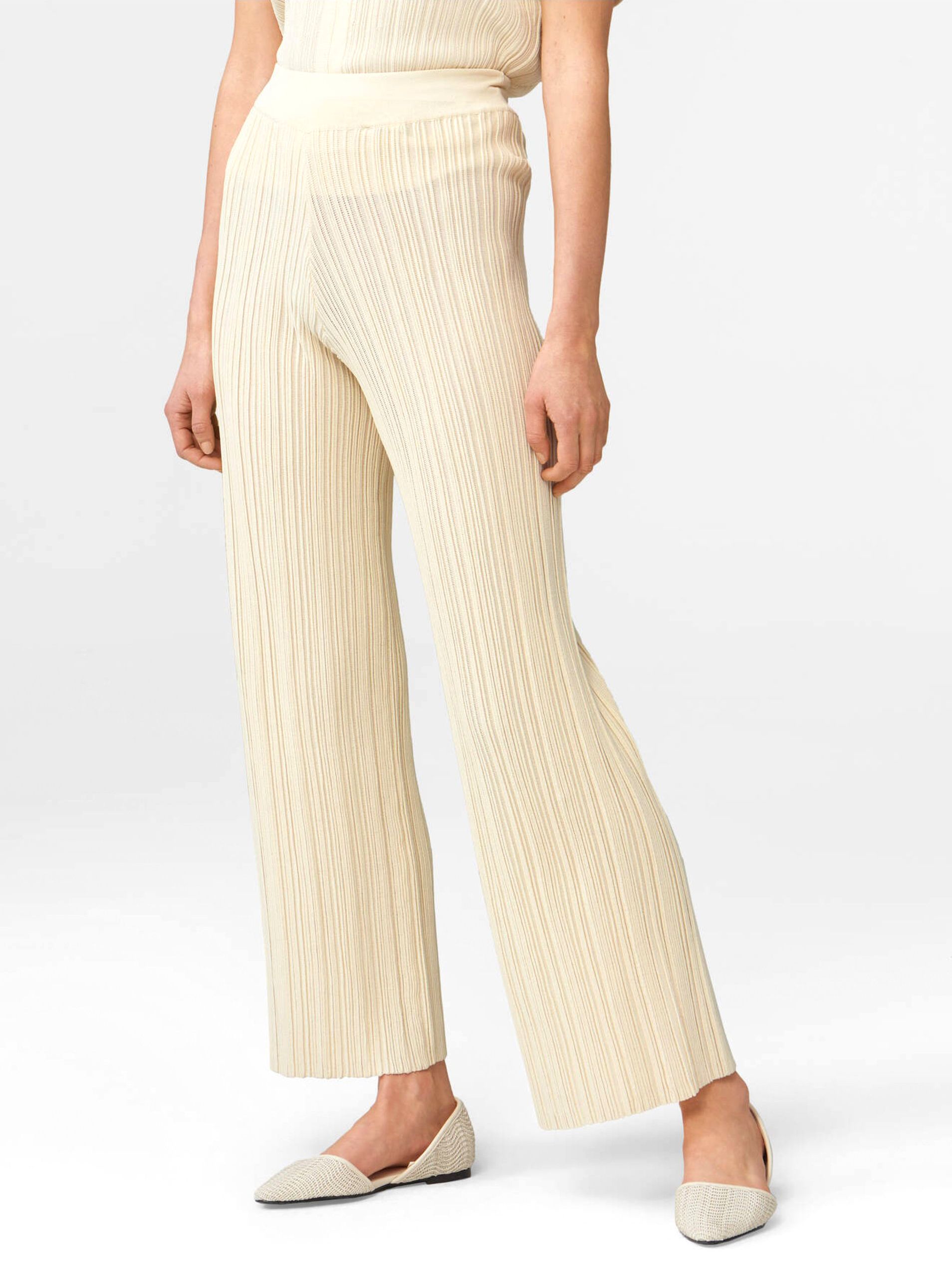 Beigefarbene weit gerippte Hose ORSAY Orsay.de Der offizielle E